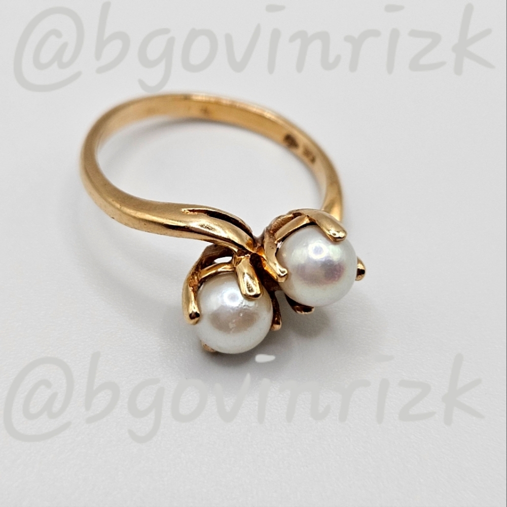 10k gold ring! Size 7!